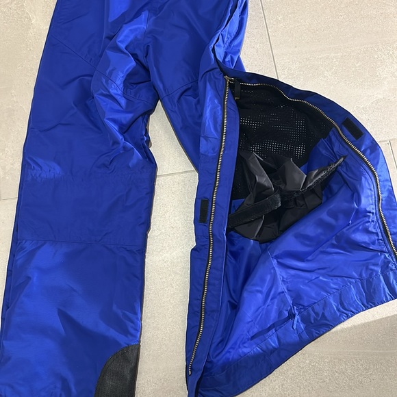 FILA brand ski SET. NWOT. Includes Jacket (10) and pants (8). Never worn! - Picture 14 of 16